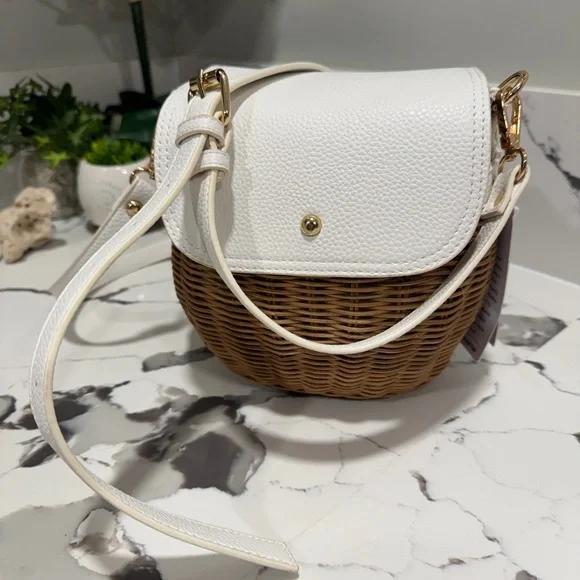 Tommy Bahama bag rattan wicker white bag White and Brown Woven Crossbody Bag - Picture 9 of 10